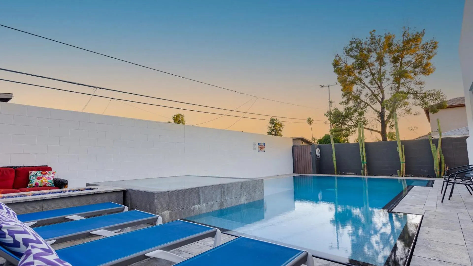 Desert Sky Luxury Pool & Spa Walk To Old Town! 스코 츠 데일 스코 츠 데일